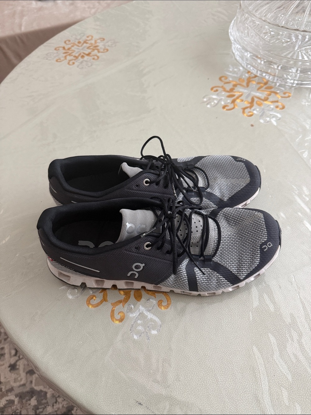 On Running Men’s Athletic Shoes — Black & Gray